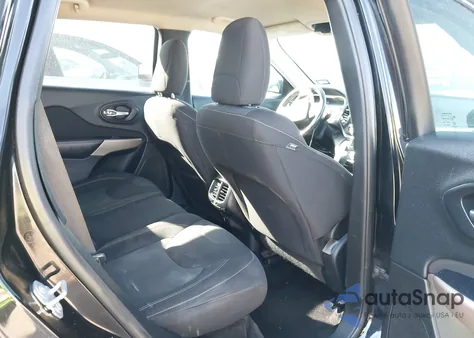 2017 Jeep Cherokee Latitude Fwd из США, поврежденный, VIN 1C4PJLCS0HW591594